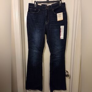 Levi's: NWT Women's Signature Gold Midrise Bootcut Jeans. Size 30x32(10)